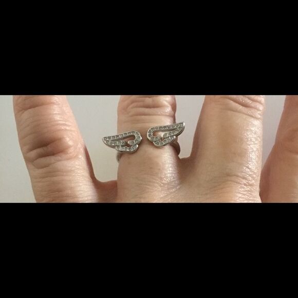 New Sparkling CZ Diamond Angel Wing Ring Sz 7-8 - Picture 3 of 5